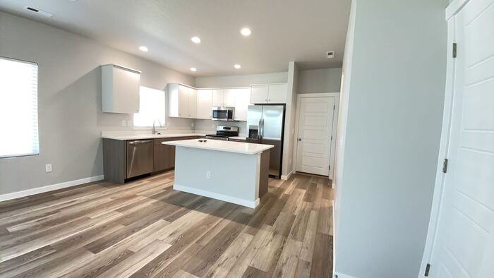 6104 N Hampstead Ave - Photo 7 of 16