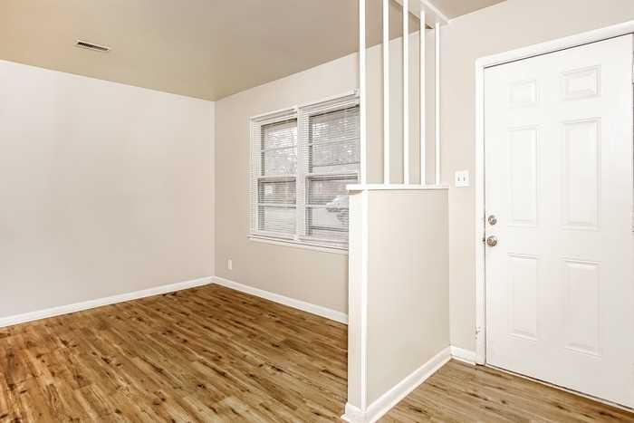 2719 Oaktree Ln Nw - Photo 4 of 12