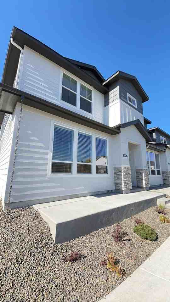 6106 N Tarako Ave - Photo 3 of 16