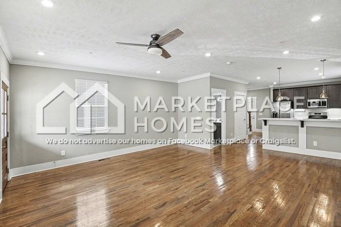 Bell St - Photo 7 of 25