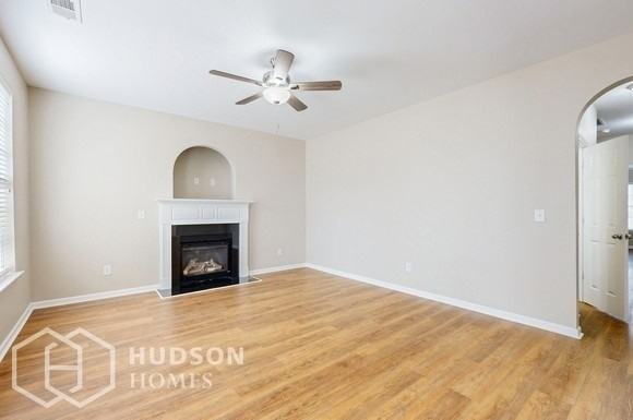 1055 Kelly Creek Way - Photo 2 of 20