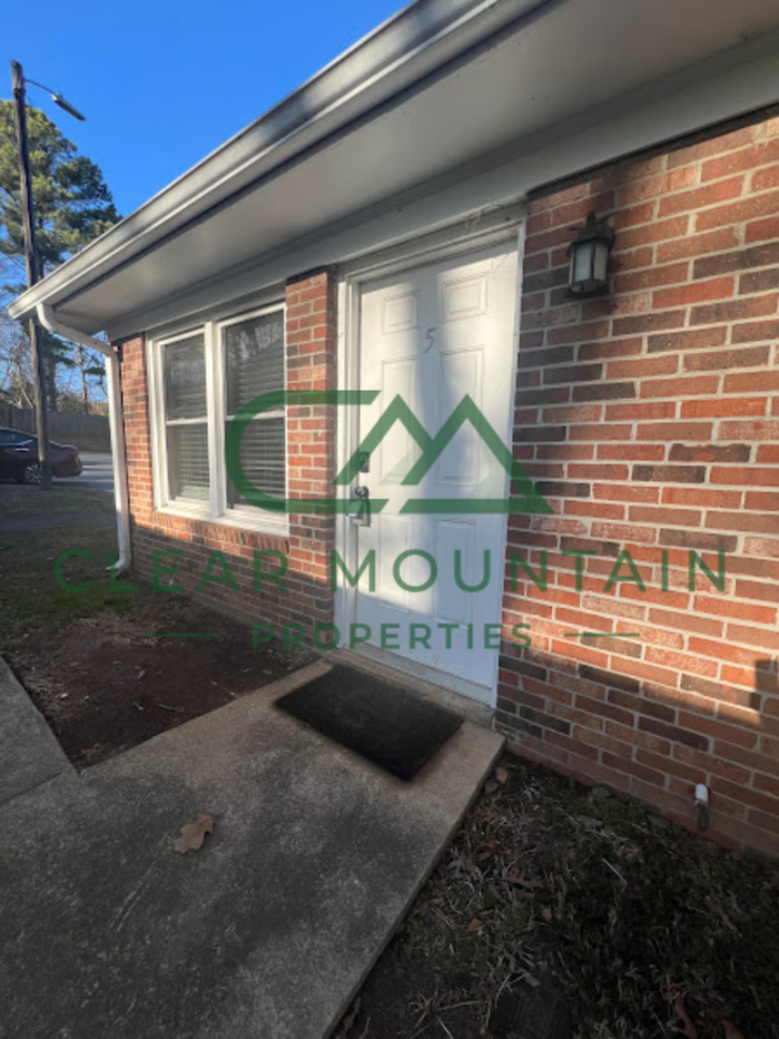 300 Brook Glenn Rd #5