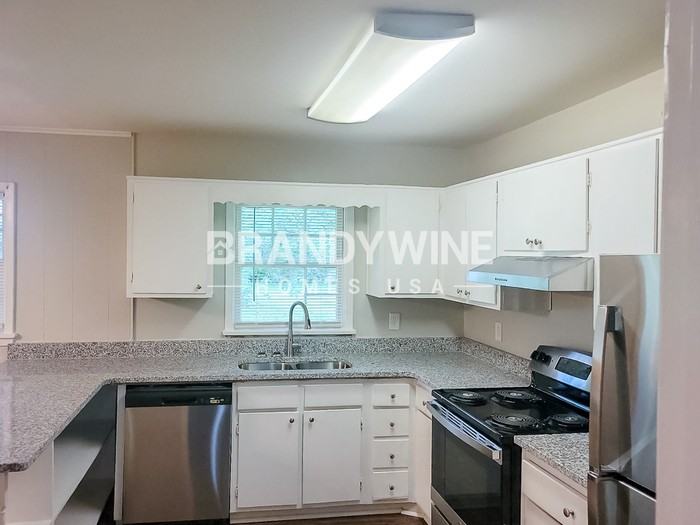 2560 Foxlair Trl - Photo 5 of 25