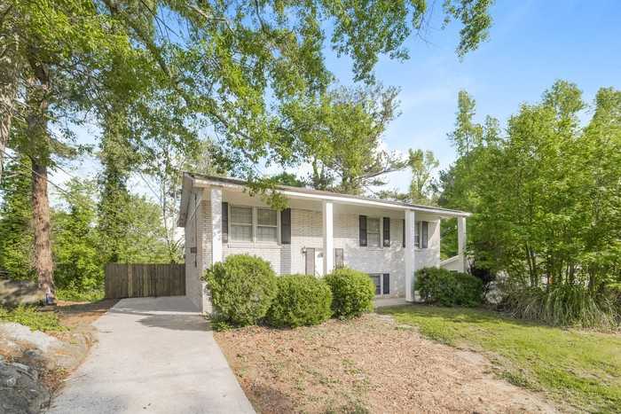 2865 Spruce Point Rd - Photo 2 of 27