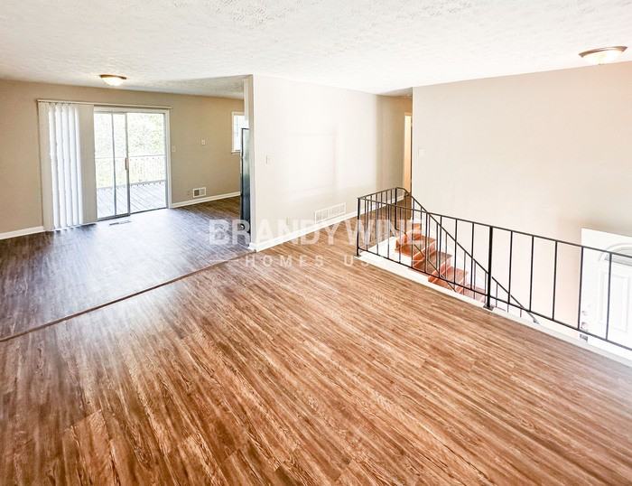 2865 Spruce Point Rd - Photo 5 of 27