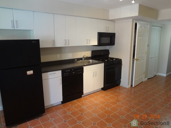 1015 Hollins St #1 - Photo 3 of 7