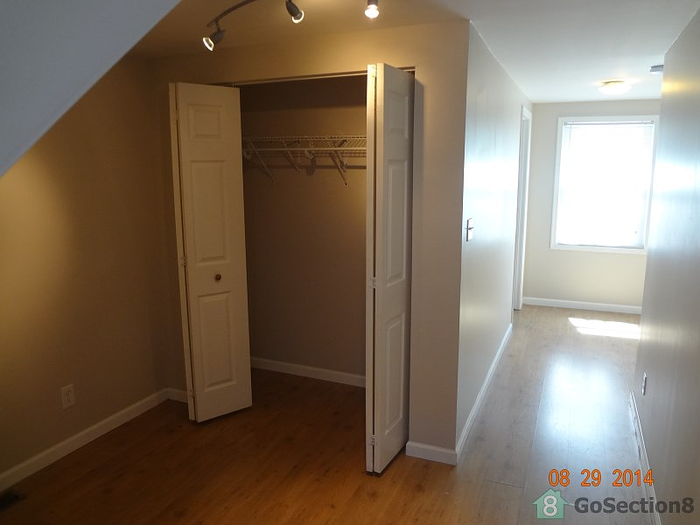 1015 Hollins St #1 - Photo 5 of 7