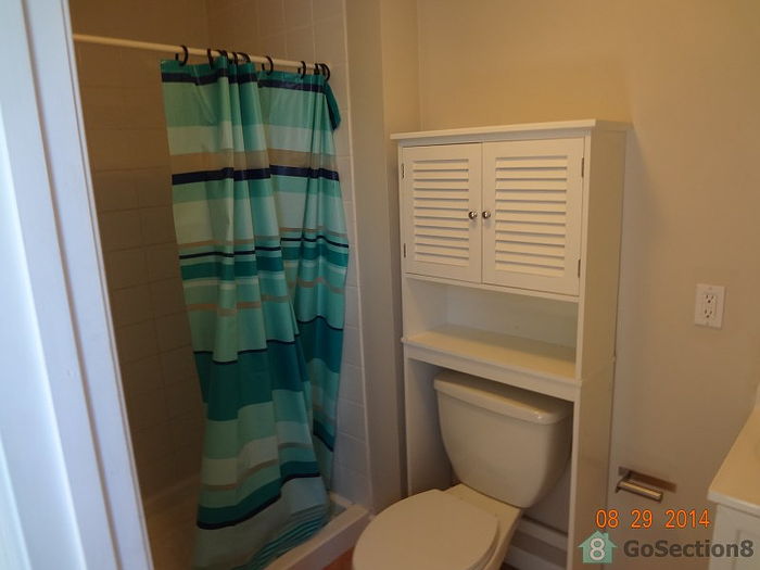 1015 Hollins St #1 - Photo 6 of 7