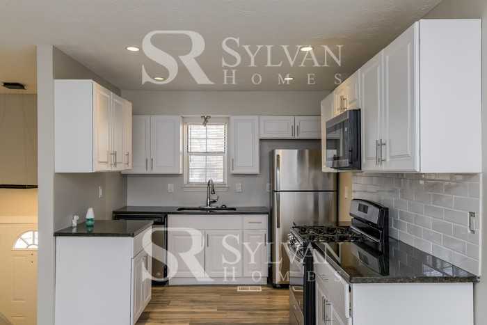 3856 Radcliffe Blvd - Photo 4 of 15