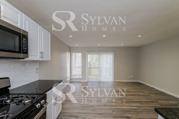 3856 Radcliffe Blvd - Photo 5 of 15