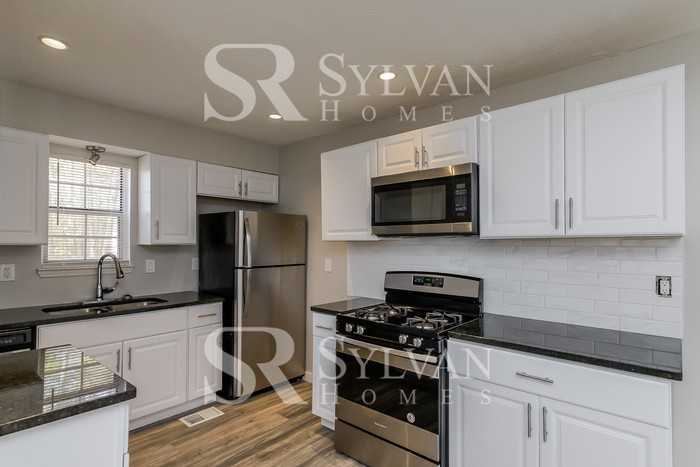 3856 Radcliffe Blvd - Photo 6 of 15