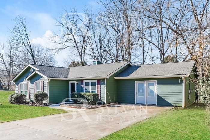 141 Marians Way - Photo 3 of 16