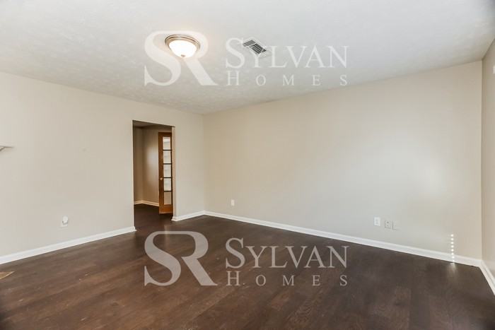 141 Marians Way - Photo 6 of 16