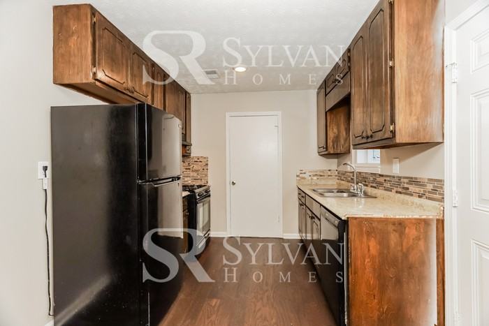 141 Marians Way - Photo 7 of 16