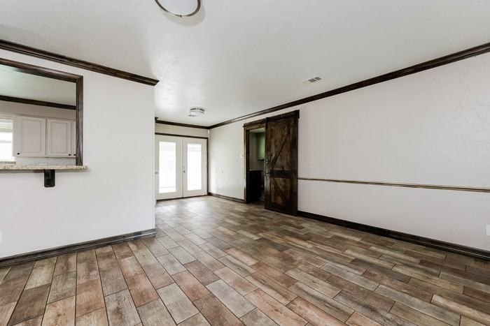 1709 Richardson Rd - Photo 2 of 19