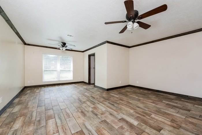 1709 Richardson Rd - Photo 4 of 19