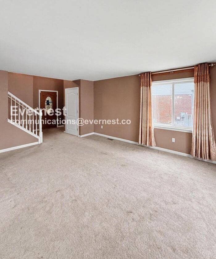 642 Bellaire Ave - Photo 7 of 38