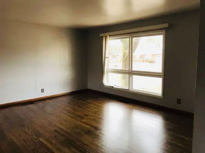 1112 Retlaw St Nw - Photo 4 of 19