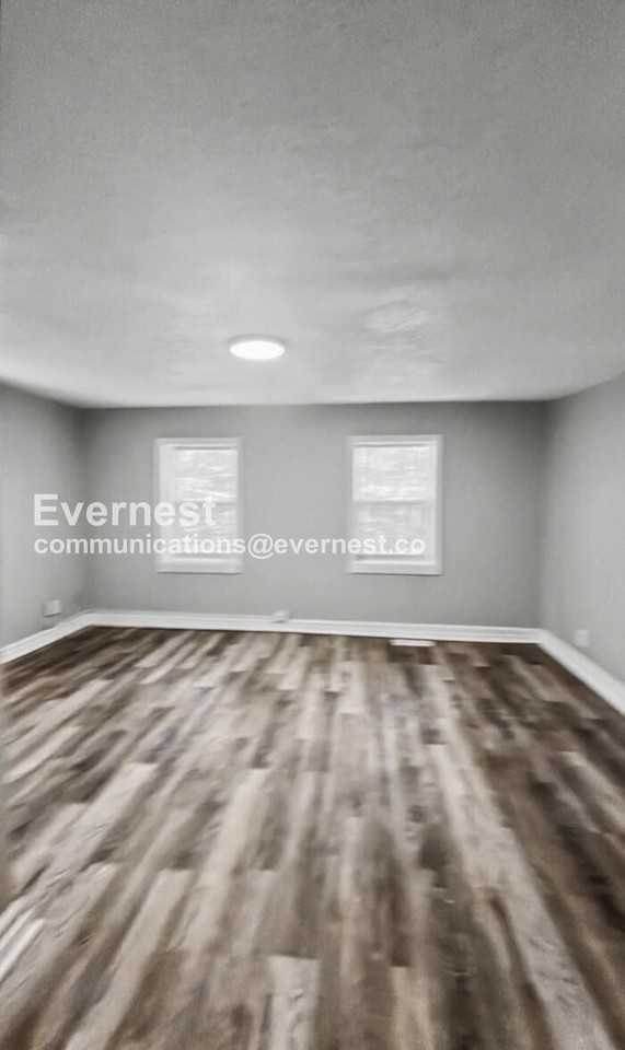 700 S Savage St - Photo 4 of 49