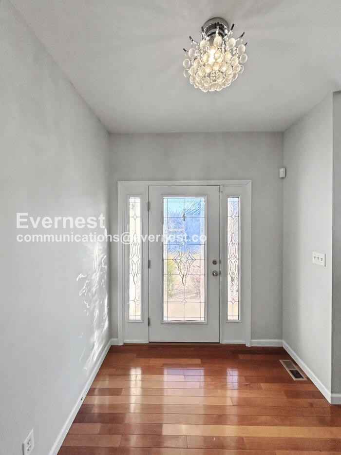 301 Quail Hollow Dr - Photo 4 of 45