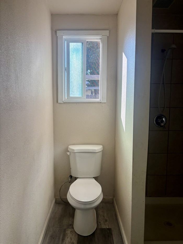 715 E Roseburg Ave - Photo 5 of 14