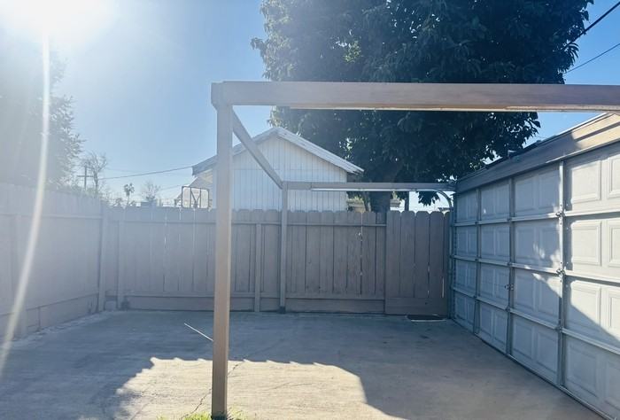 715 E Roseburg Ave - Photo 7 of 14