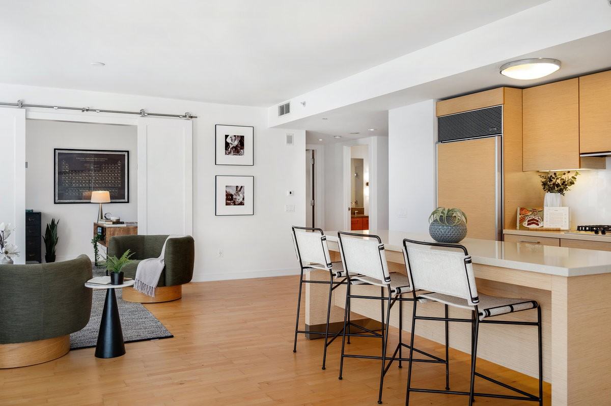 301 Mission Street #14F - Photo 3 of 27