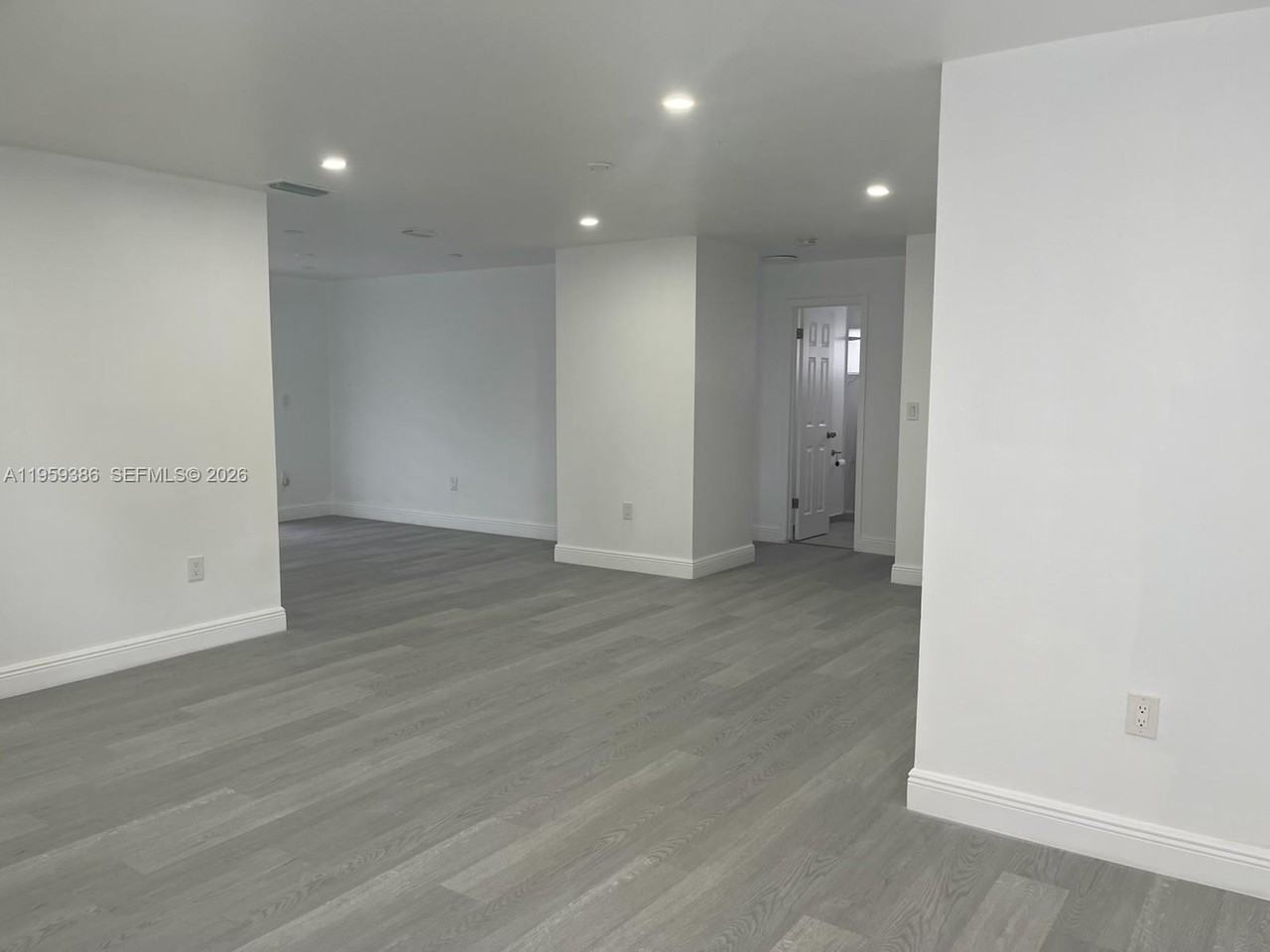 6004 Nw 38th St #NA - Photo 4 of 5