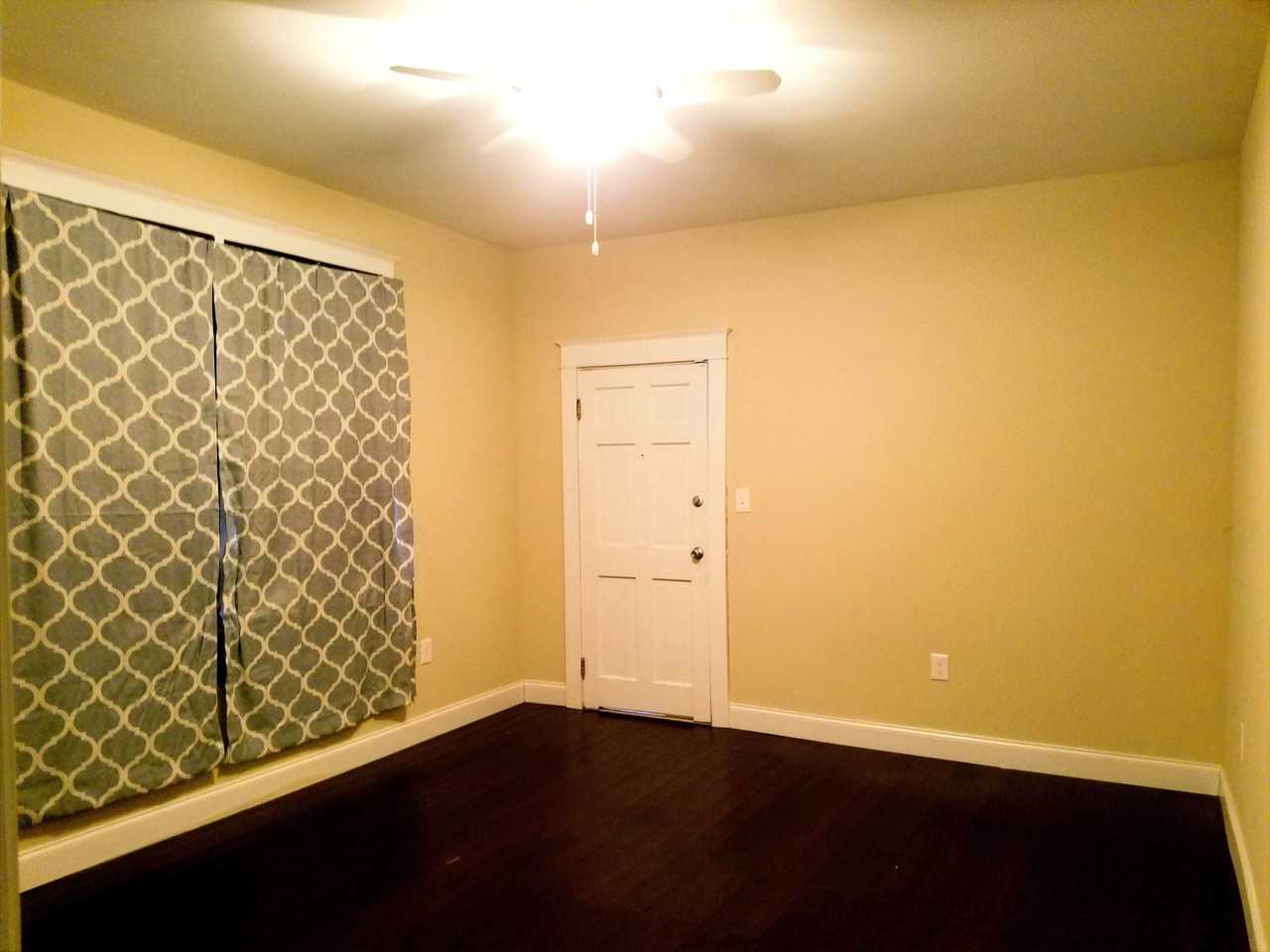 Elba St #4311 - Photo 6 of 12