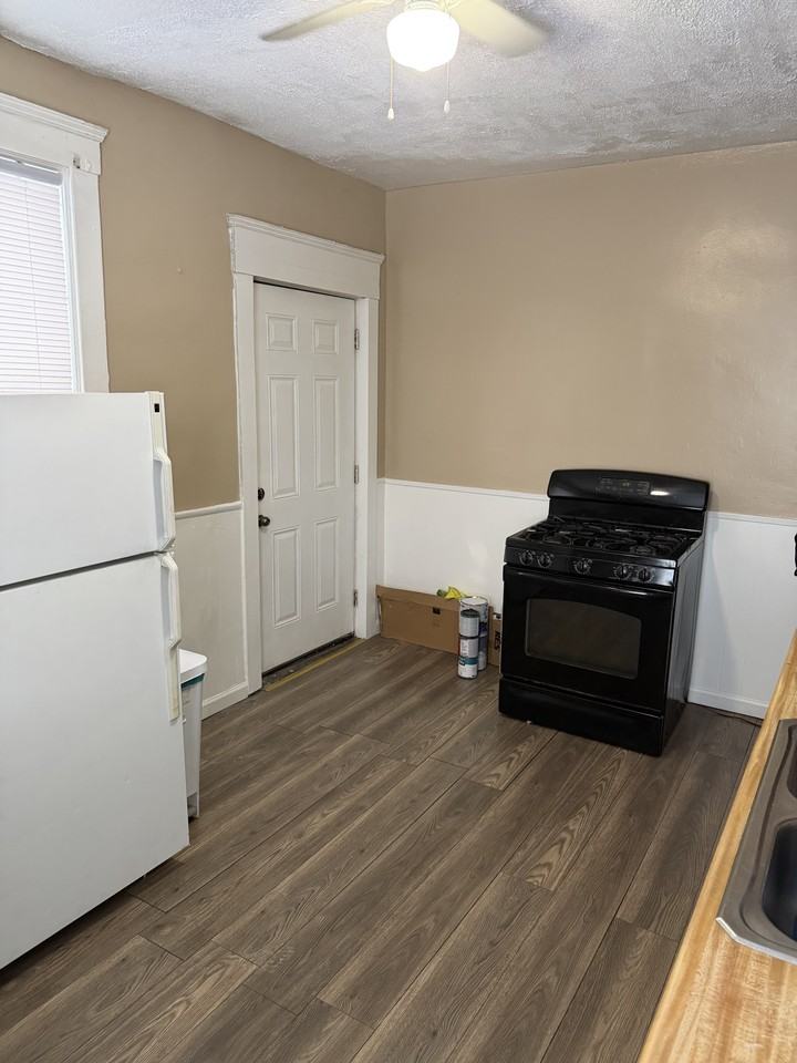 3183 W 99th St #3183 - Photo 4 of 10