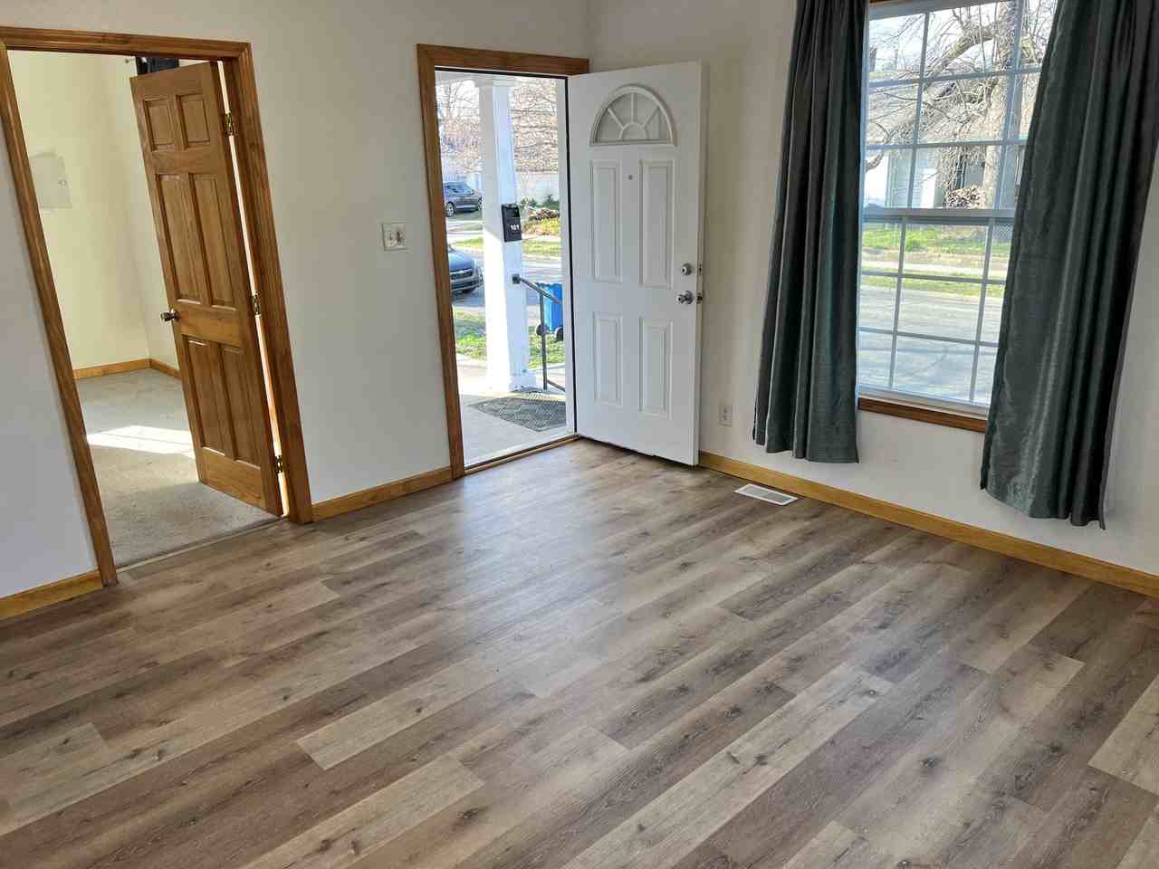 904 W 1st St #NA - Photo 4 of 18