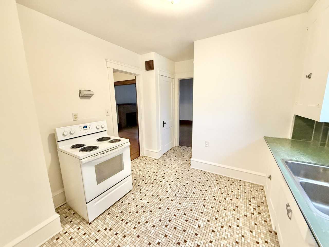 1208 19th St Nw #NA - Photo 6 of 20