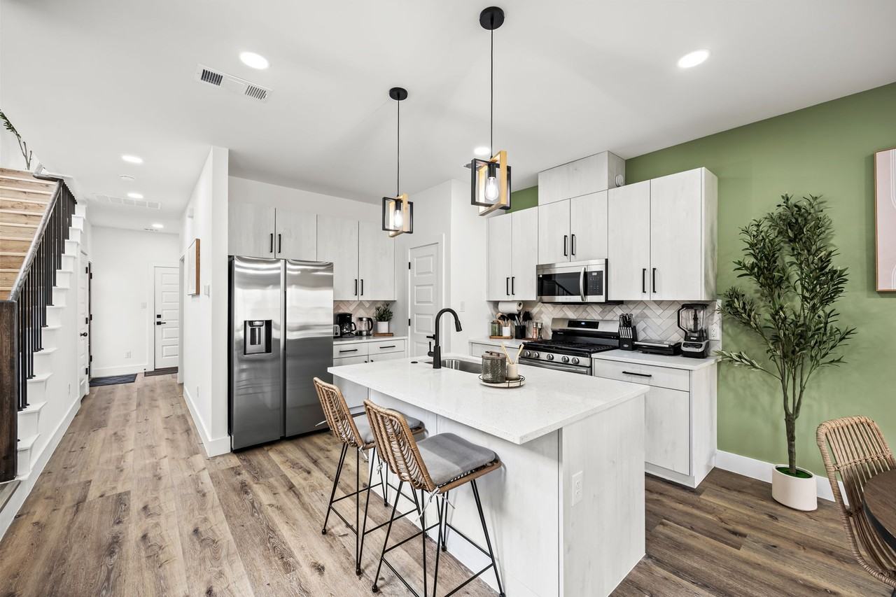 5702 Riverside Dr #5702 - Photo 2 of 35