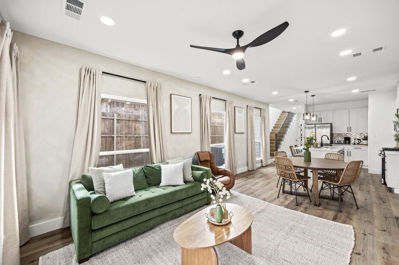 5702 Riverside Dr #5702 - Photo 7 of 35