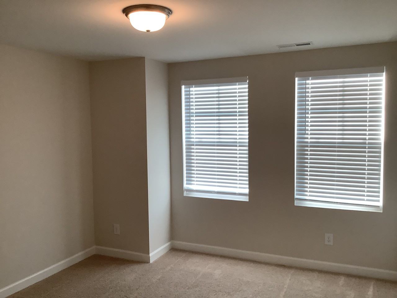 35 Village Edge Dr #NA - Photo 5 of 19