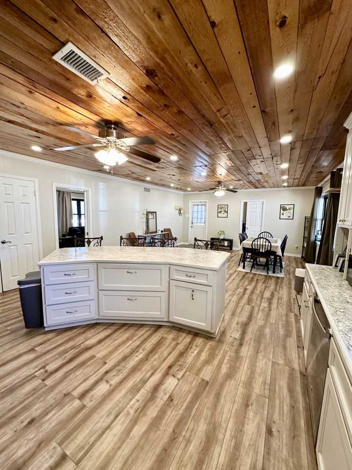 615 Webb St #NA - Photo 5 of 19