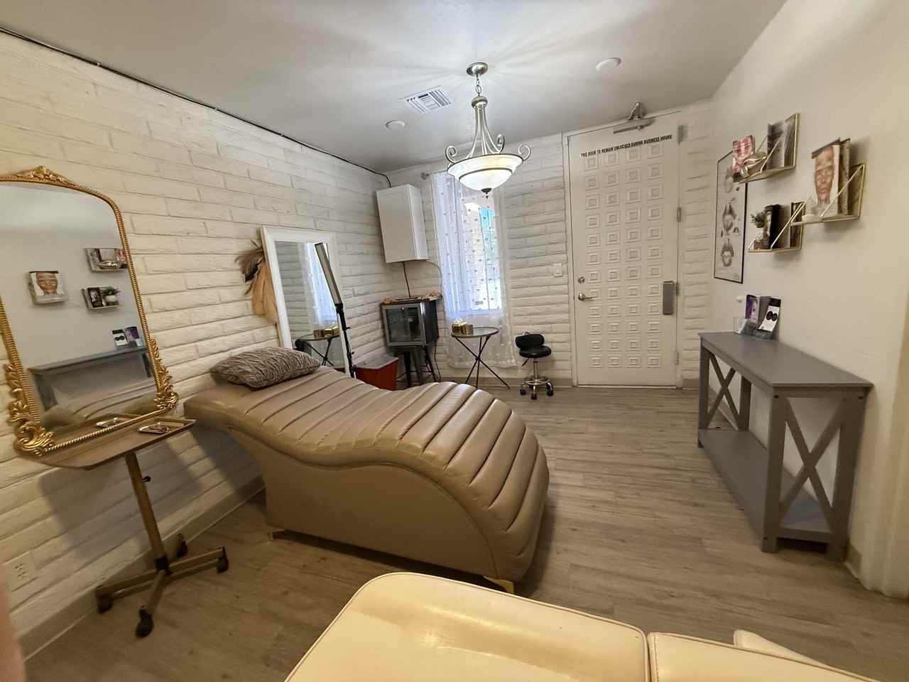 2244 S Avenue A #C - Photo 2 of 3