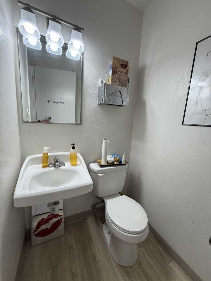 2244 S Avenue A #C - Photo 3 of 3