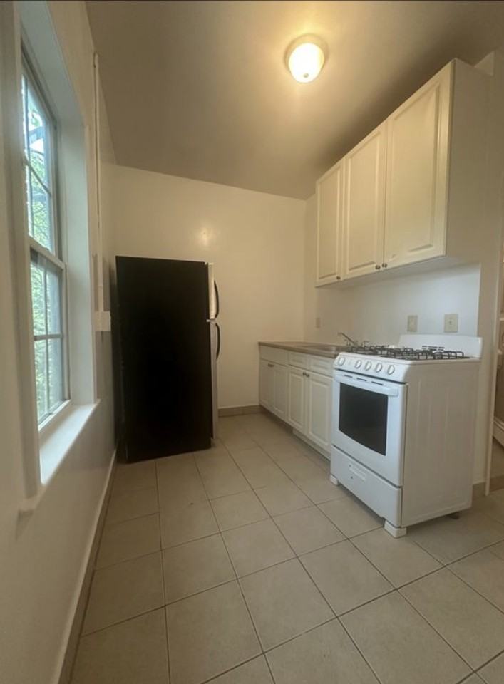 30 Elizabeth Ave #2 - Photo 5 of 5