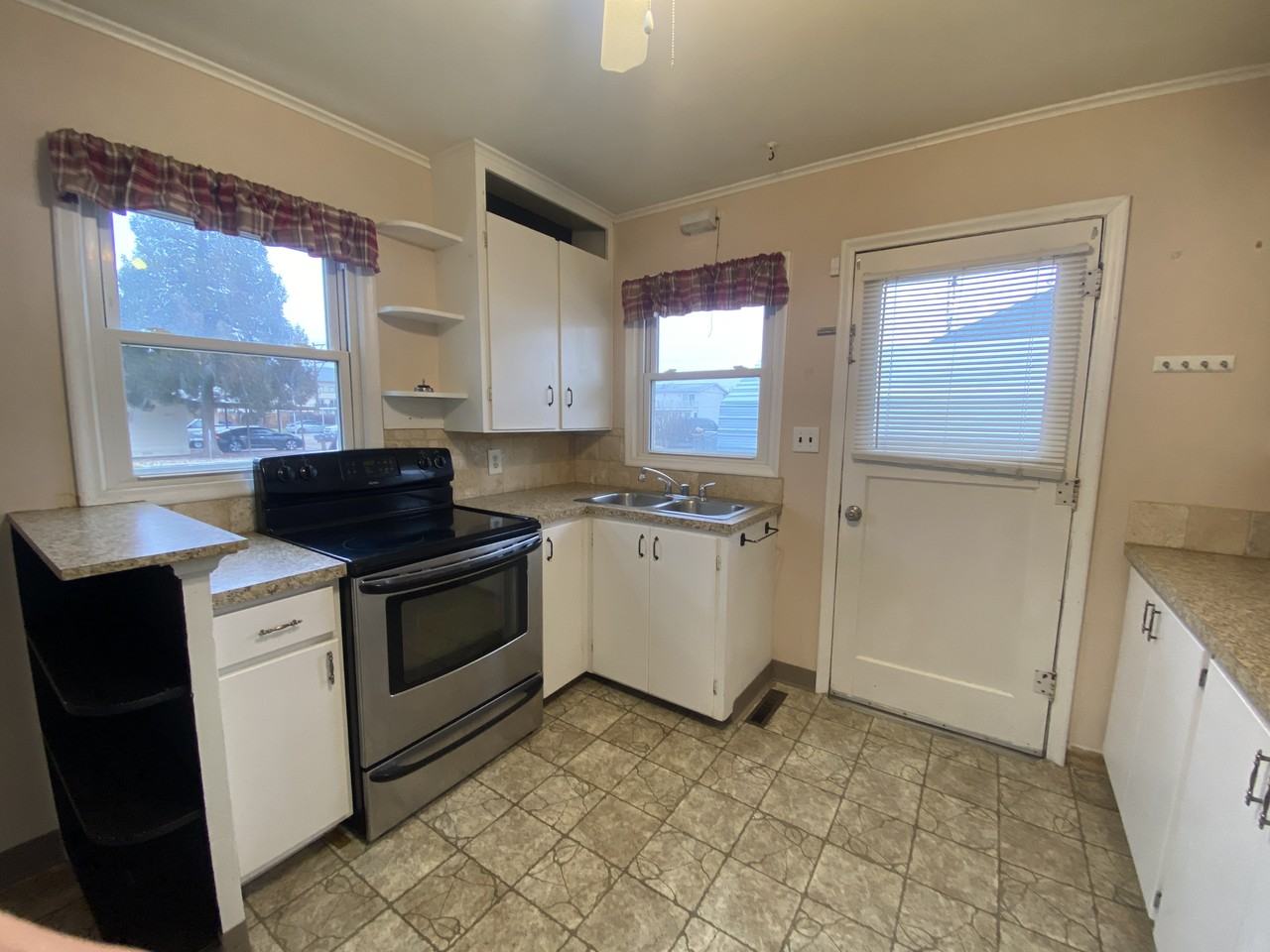 2002 Willow St #NA - Photo 2 of 11