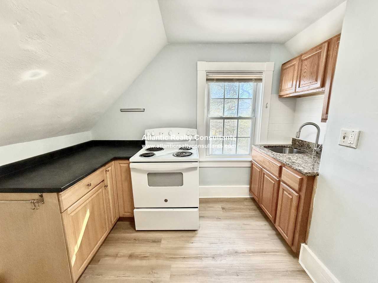 256 Lowell Ave #PH - Photo 7 of 13