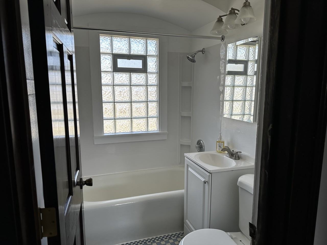 4668 N 42nd St - Photo 5 of 8