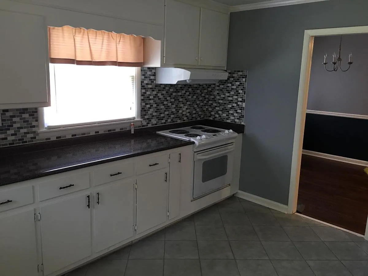 415 Ewing St Nw #NA - Photo 6 of 13