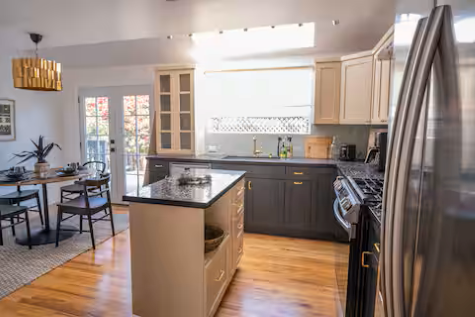 2461 Walgrove Ave #NA - Photo 6 of 33