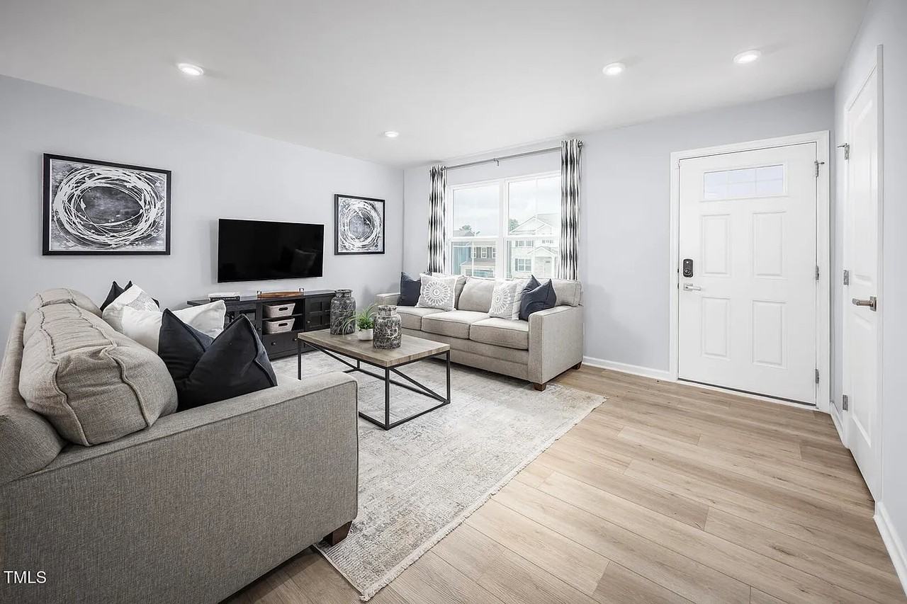 115 Port Charlotte Ct #115 - Photo 6 of 18