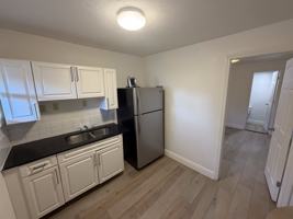 featured image of 5701 Middlesex Dr #B