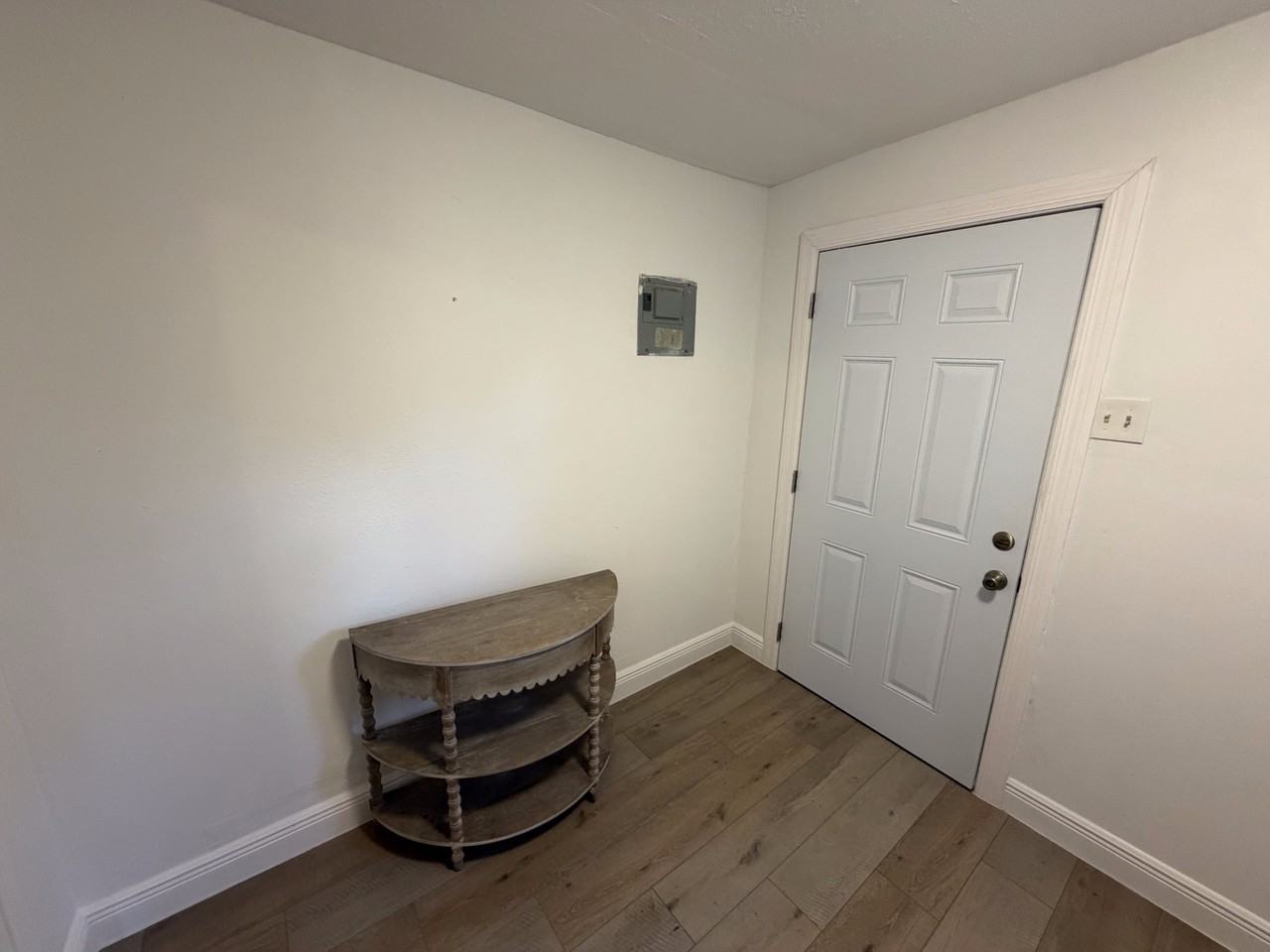 5701 Middlesex Dr #B - Photo 3 of 15