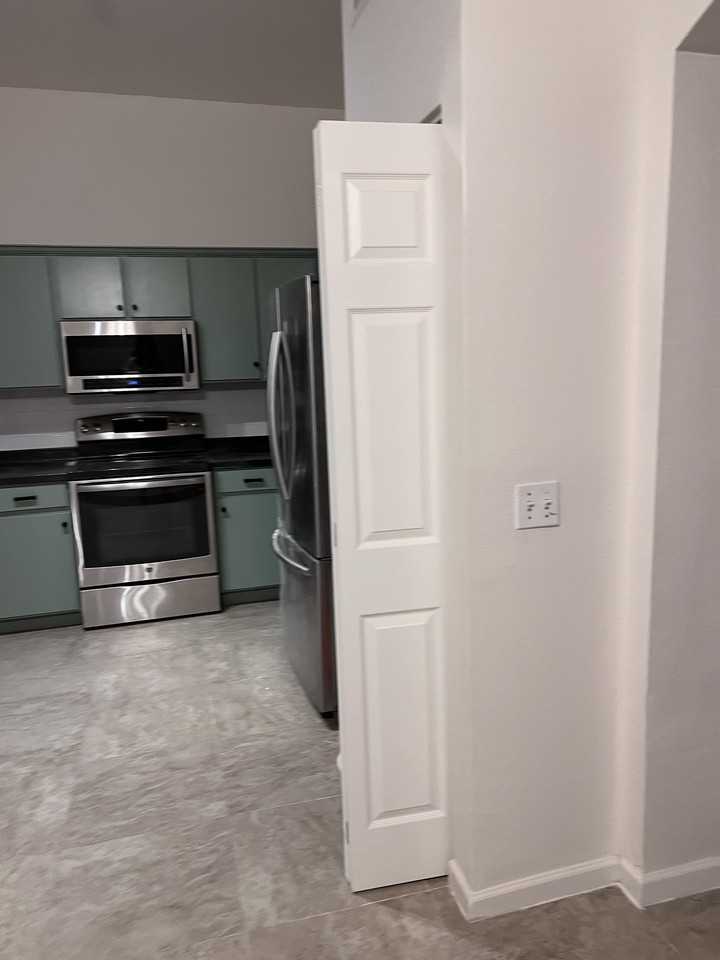 1577 W Wood Crest Ct #NA - Photo 2 of 3