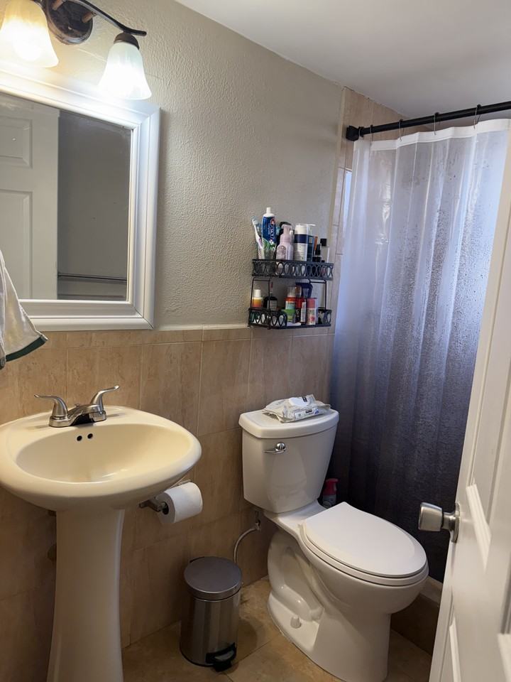 15328 Sunset Dr #8-12 - Photo 7 of 10