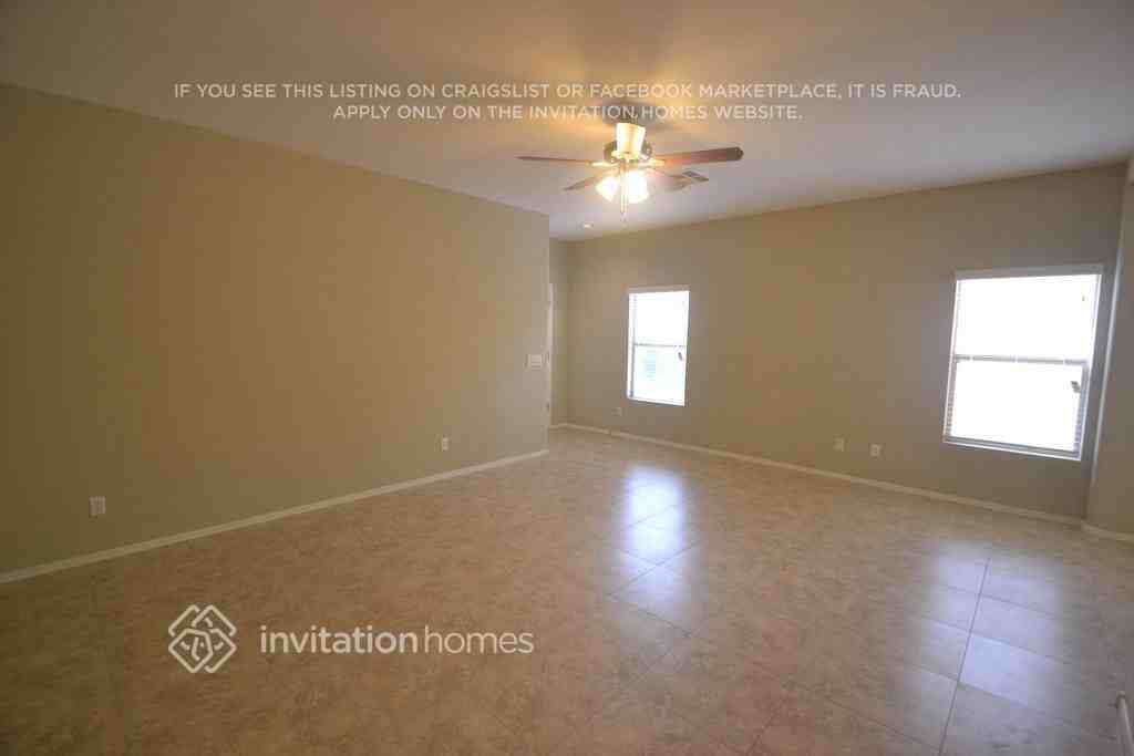 12138 N 153rd Ave - Photo 2 of 13